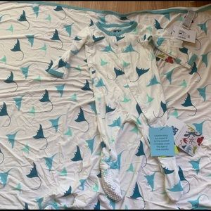 Manta Onesie and Blanket